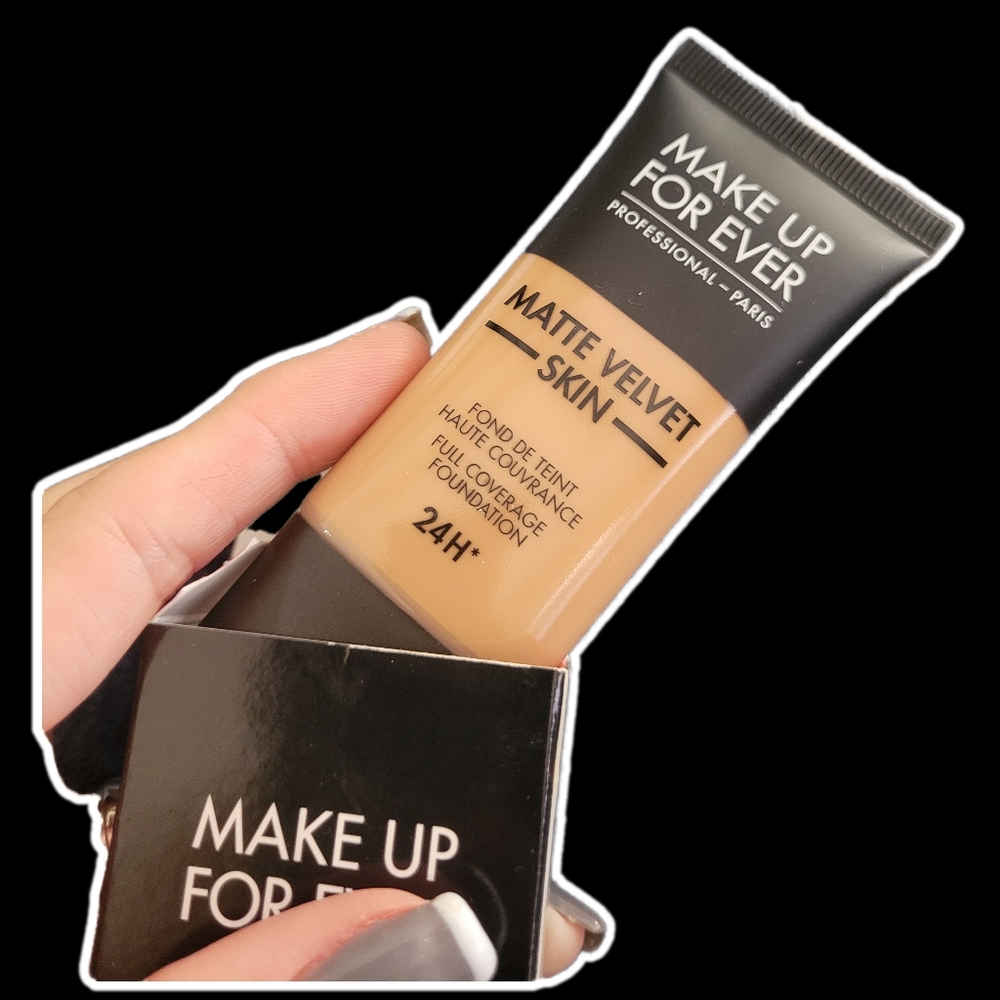 2 for 1! Make Up For Ever Matte Velvet Skin Foundation